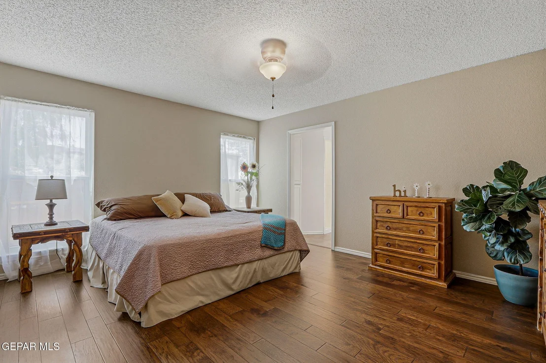 Photo of 805 BRUSSELS Way