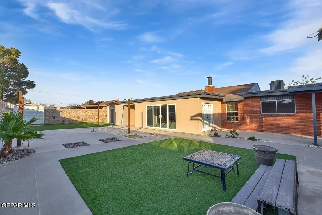 Photo of 3709 ROSLYN Drive