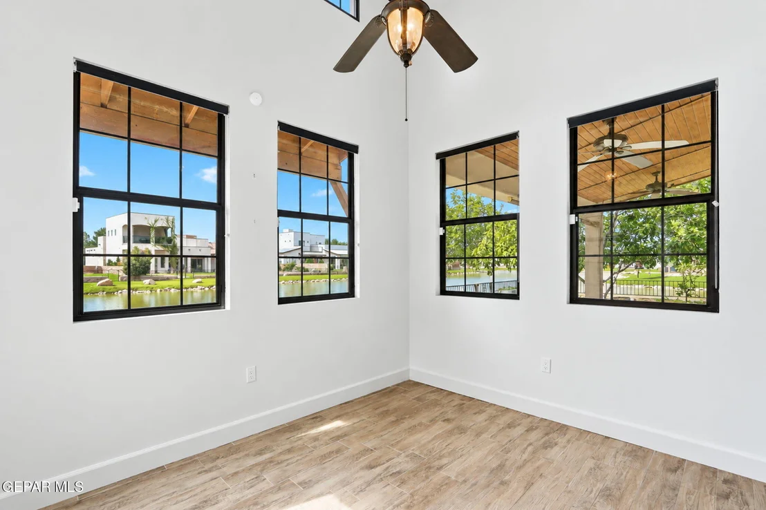 Photo of 5617 RIVER RUN Street