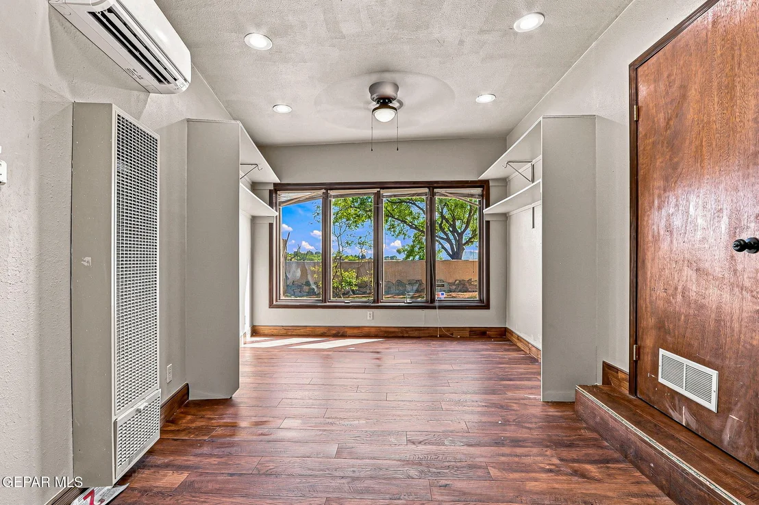 Photo of 6412 VIA DE ALBUR Court