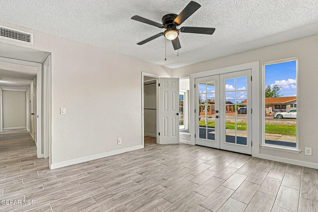Photo of 8208 PARKLAND Drive