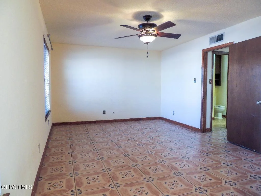 Photo of 1067 Esplanada Circle
