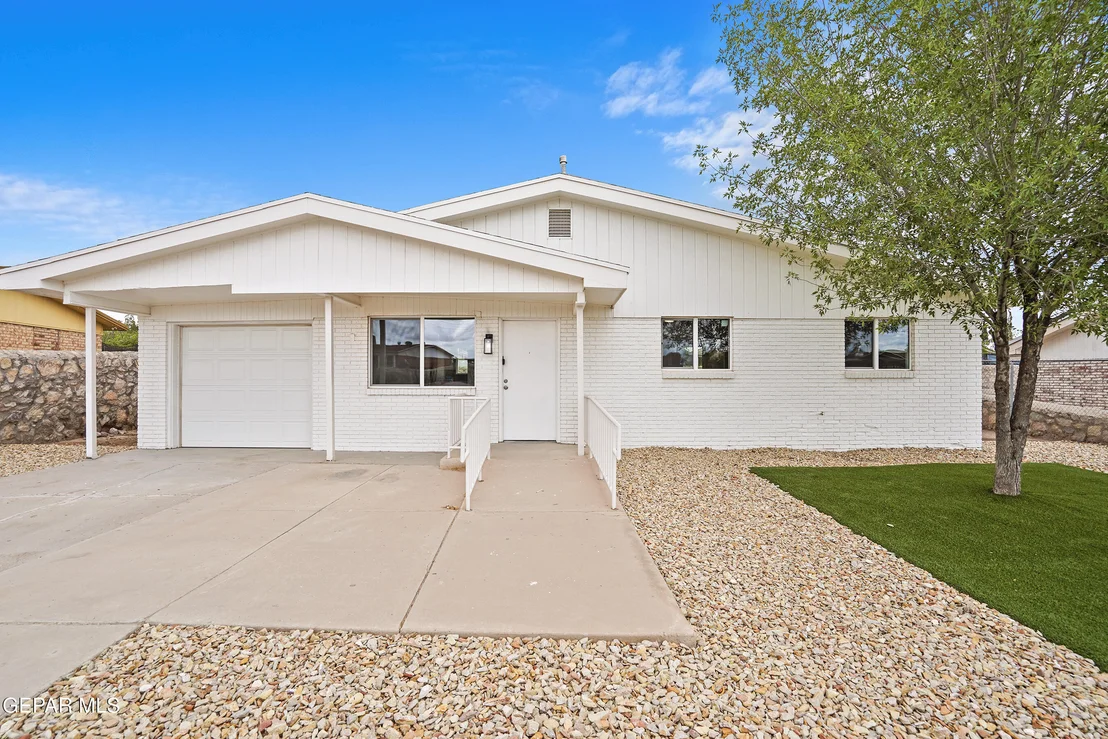 Photo of 205 CARIBE Circle