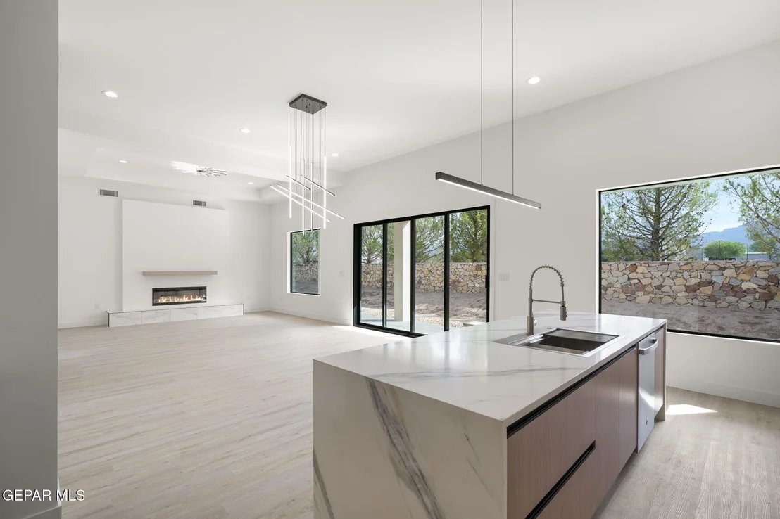 Photo of 5024 JARDINES Place