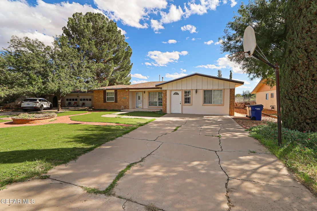 Photo of 124 Serrania Drive