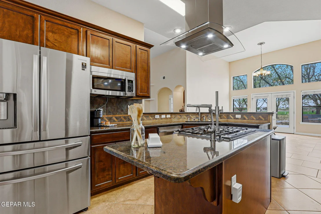 Photo of 617 WALLACE Road