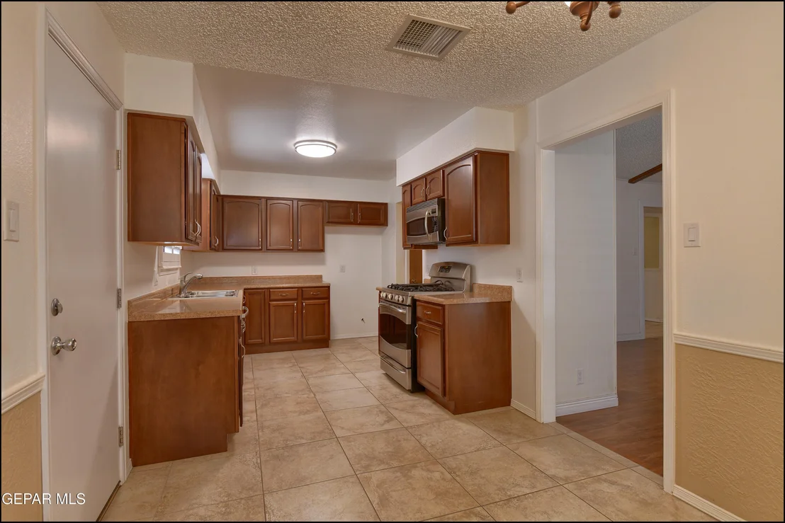 Photo of 4635 R L SHOEMAKER Drive