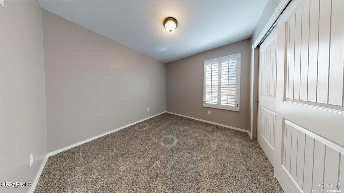 Photo of 924 Sandhurst Place