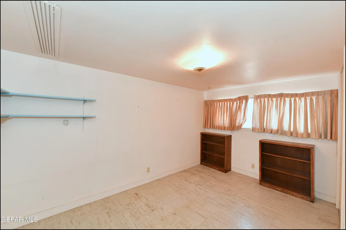 Photo of 9525 DESERT RIDGE Drive