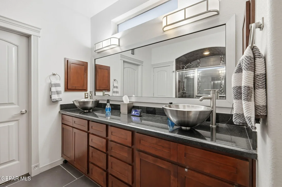 Photo of 3024 OAK POINT Place
