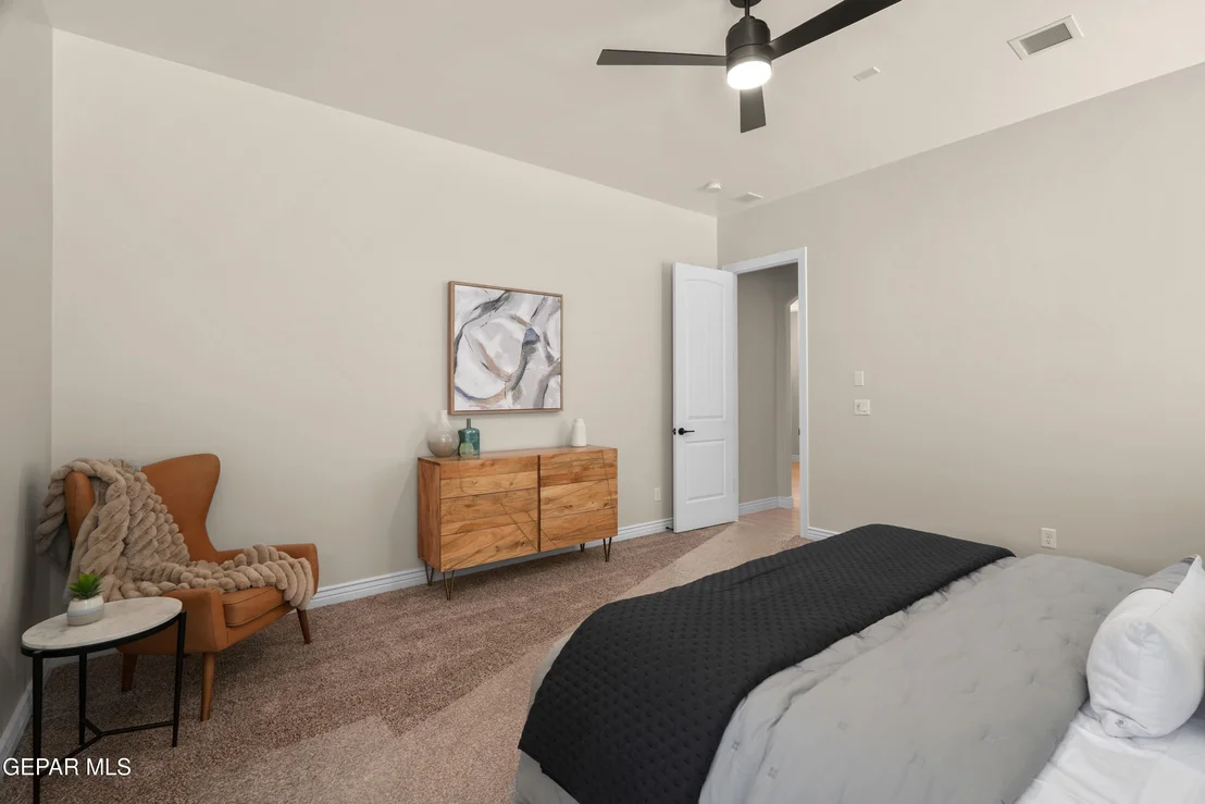 Photo of 912 Foley Place