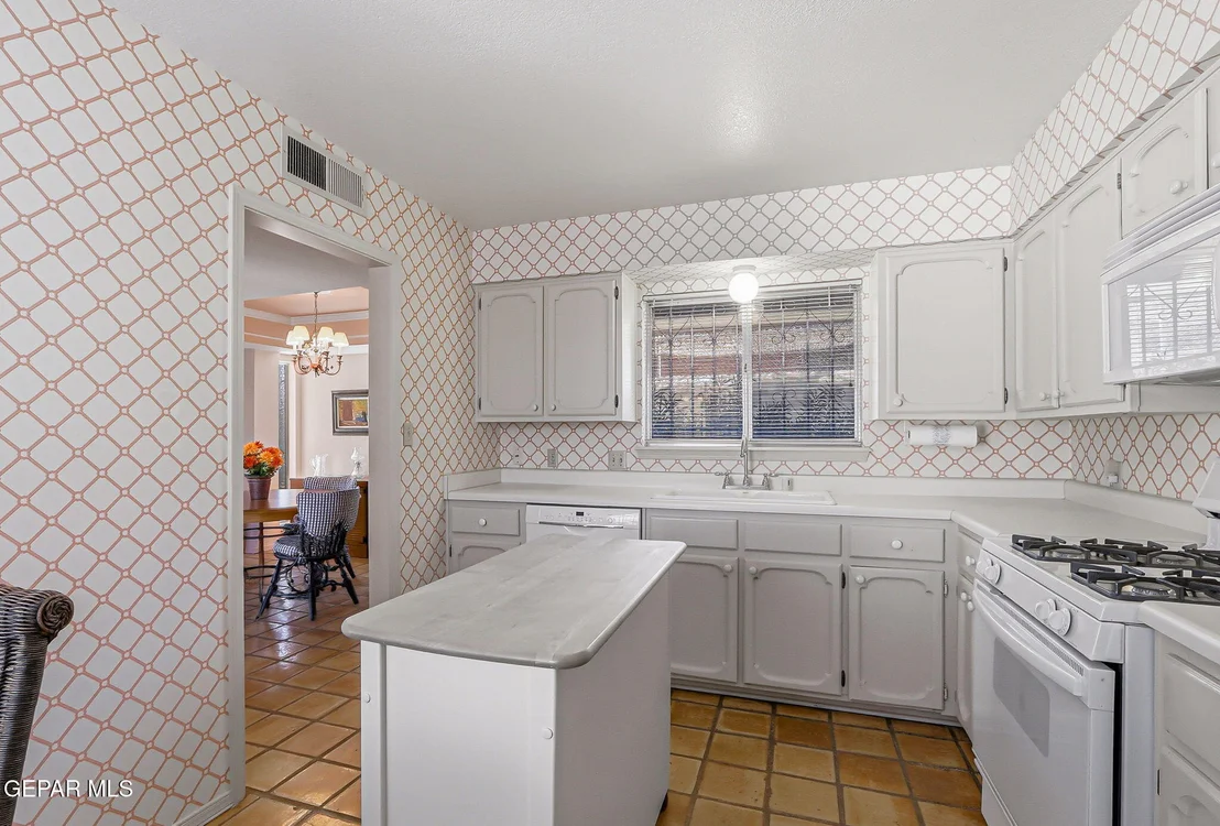 Photo of 6933 POLVADERA Drive