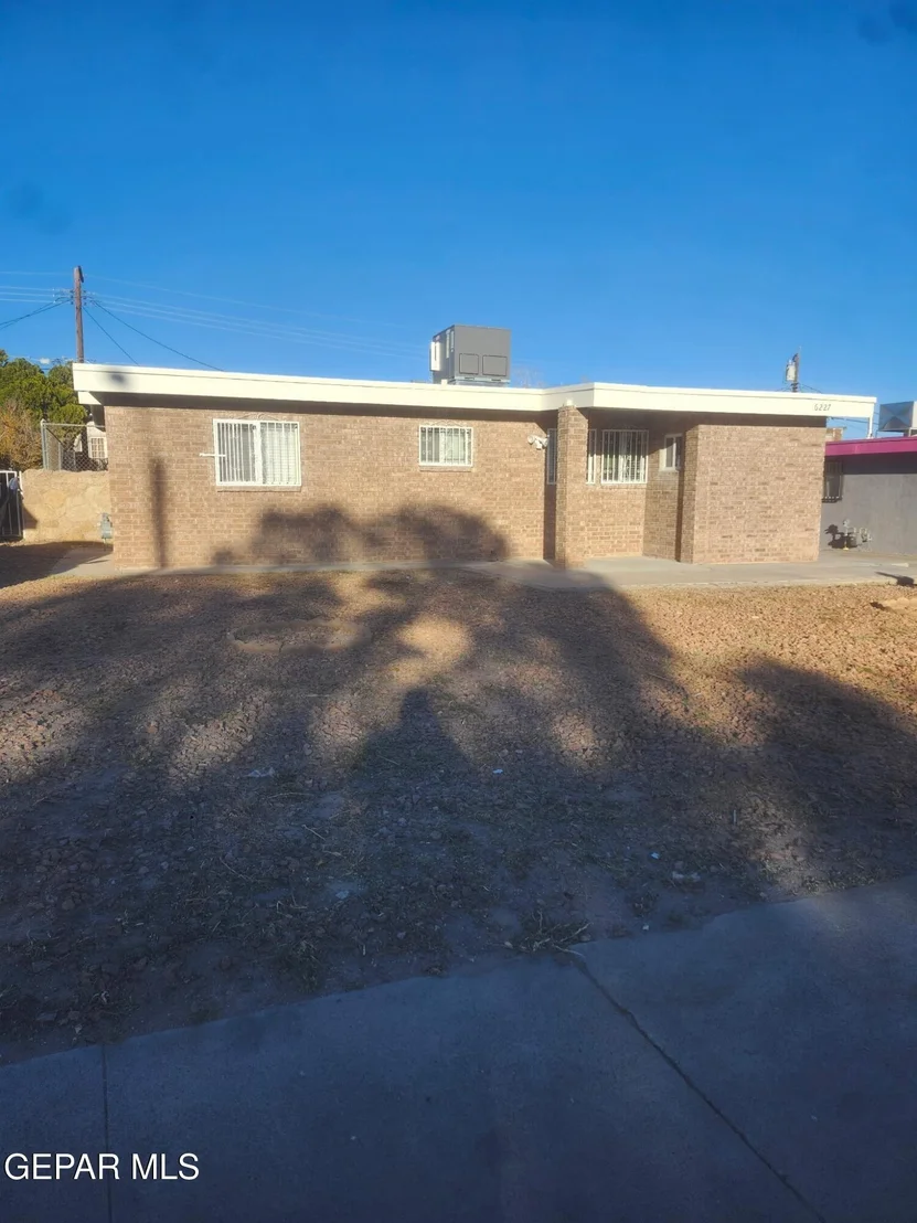 Photo of 6227 ALGONQUIN Road