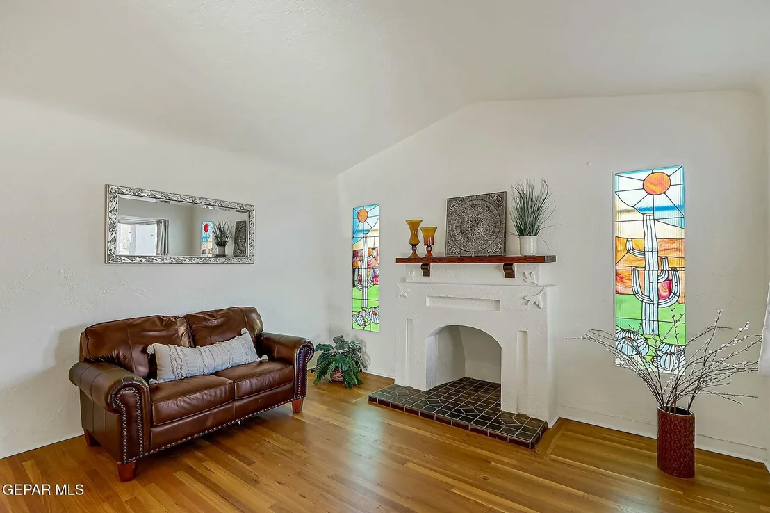 Photo of 601 E BALTIMORE Drive
