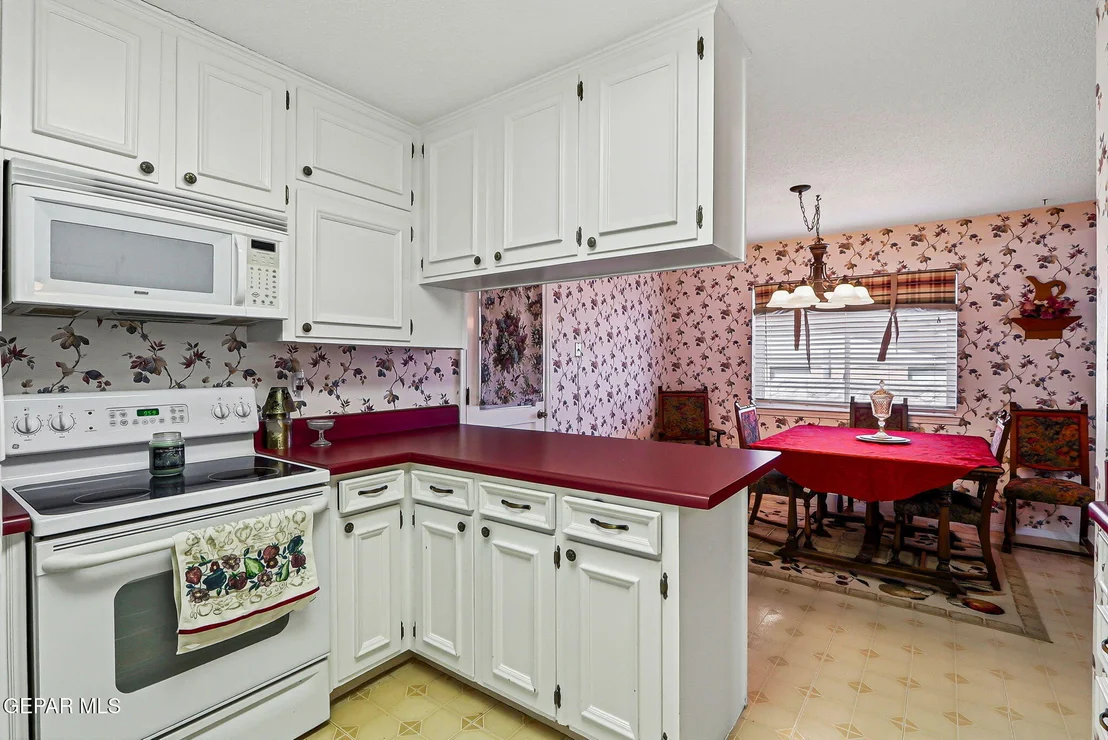 Photo of 6841 LA CADENA Drive