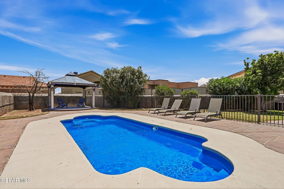 Photo of 5544 DENNIS CAVIN Lane