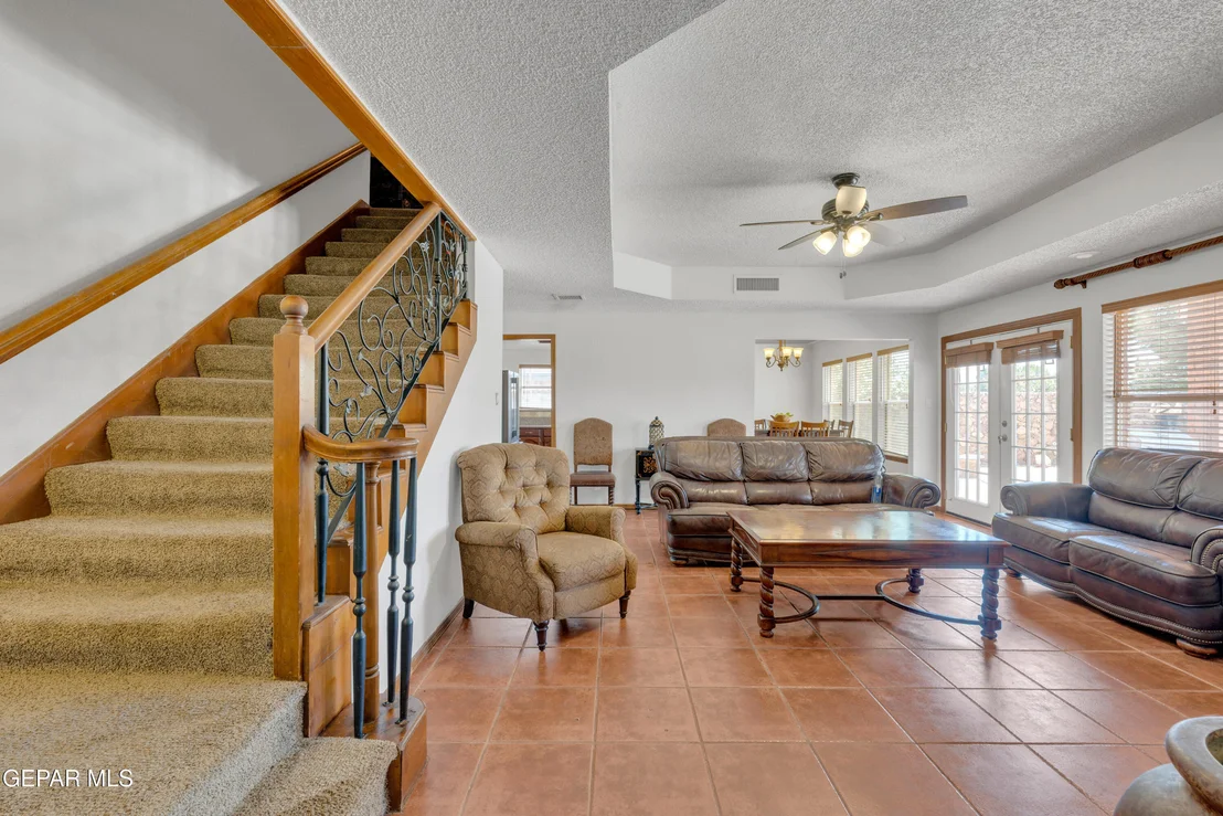 Photo of 2121 GREENLEE Drive