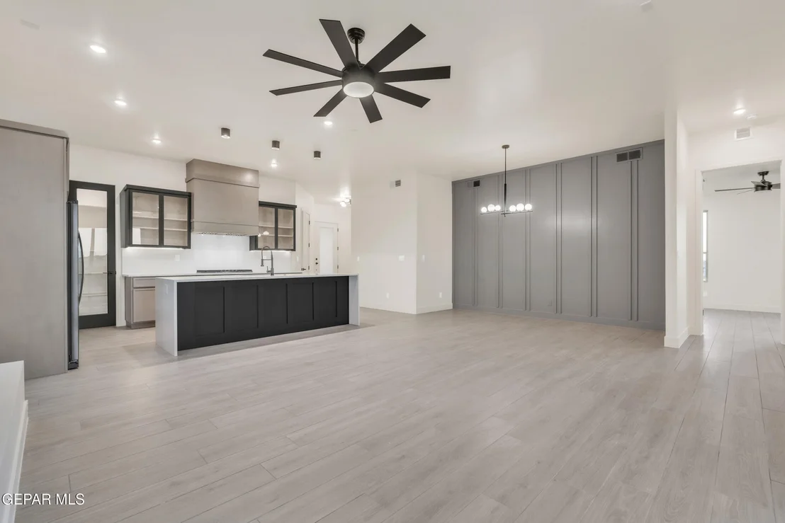 Photo of 621 Paseo de la Reina Street