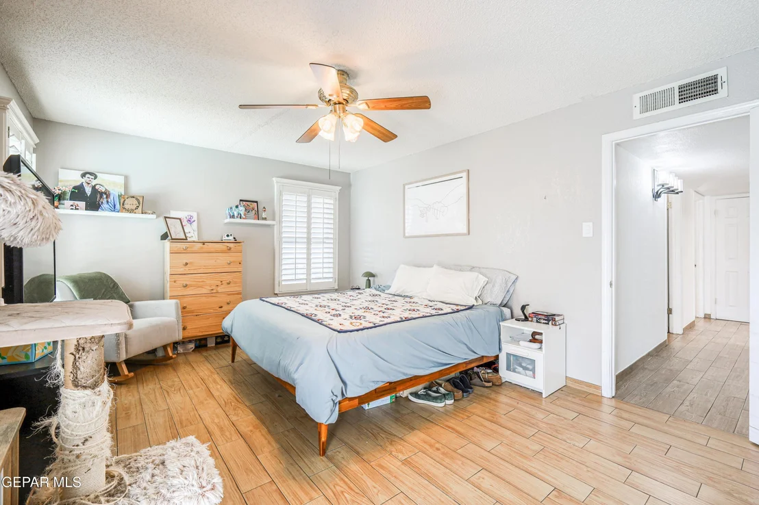 Photo of 708 SOMERSET Drive