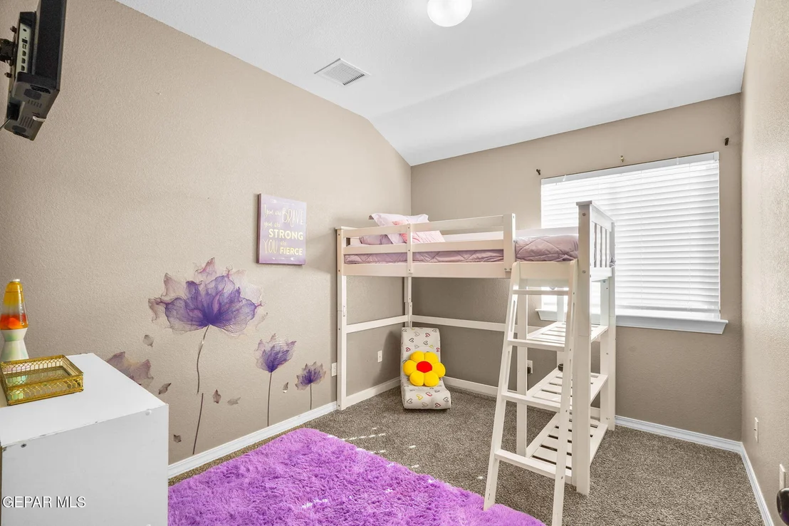 Photo of 1068 STOKE Street