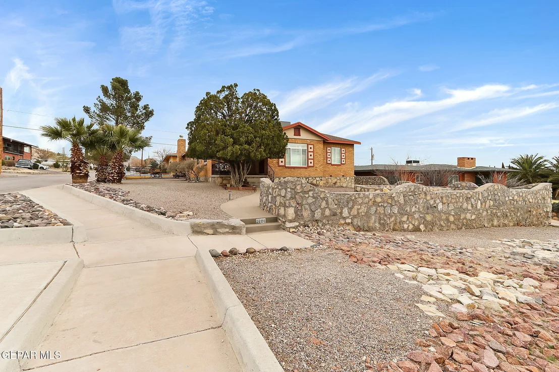 Photo of 2701 SAVANNAH Avenue