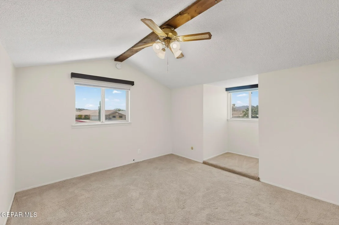 Photo of 537 RIDGEMONT Drive
