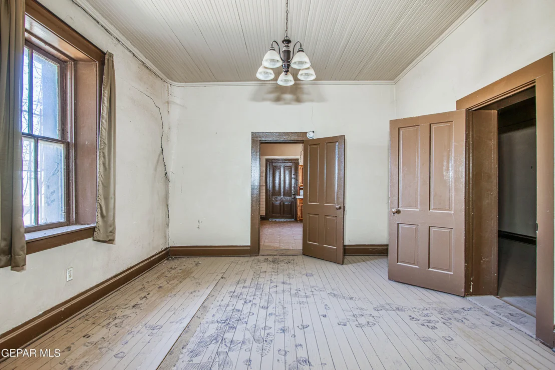 Photo of 10409 Alameda Avenue