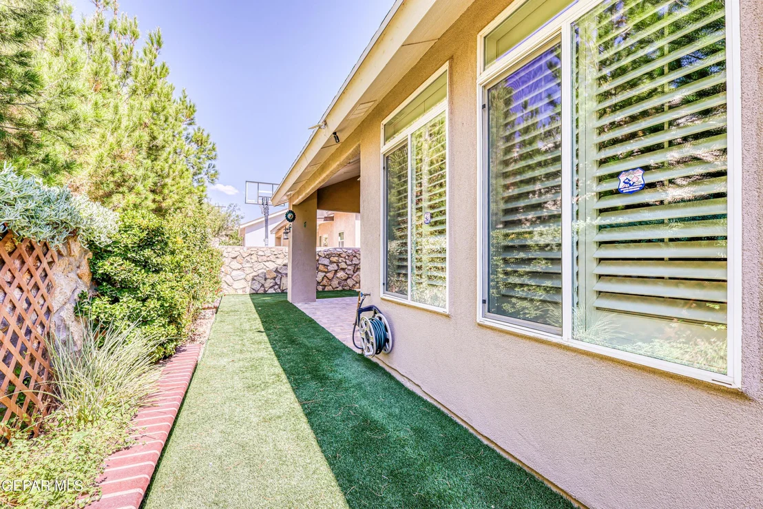 Photo of 7713 OAK LANDING Drive
