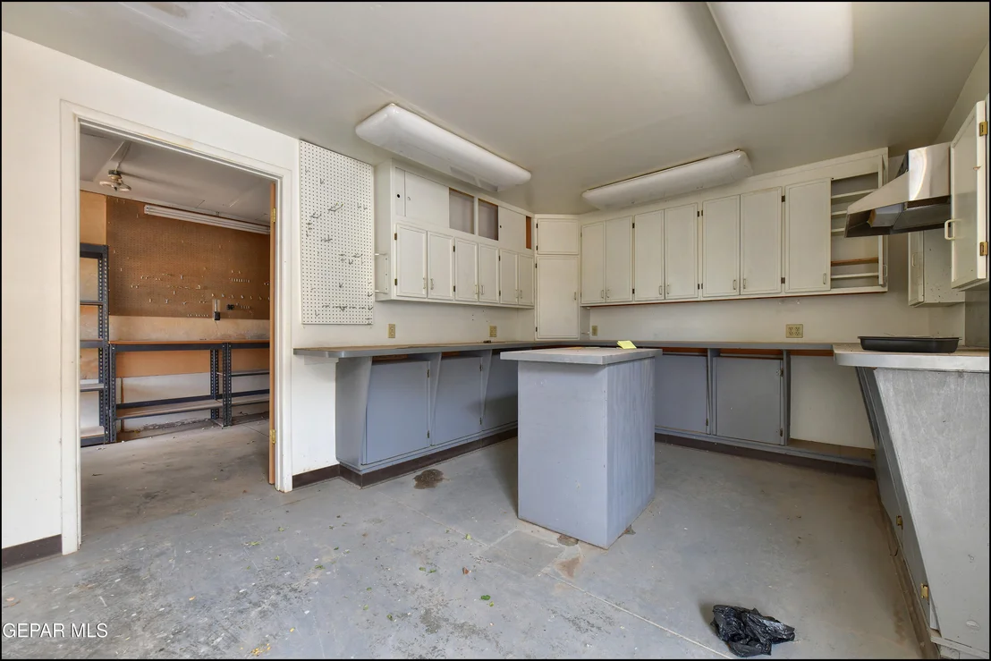 Photo of 2420 HAWLEY Circle