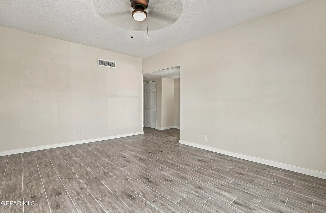 Photo of 8208 PARKLAND Drive