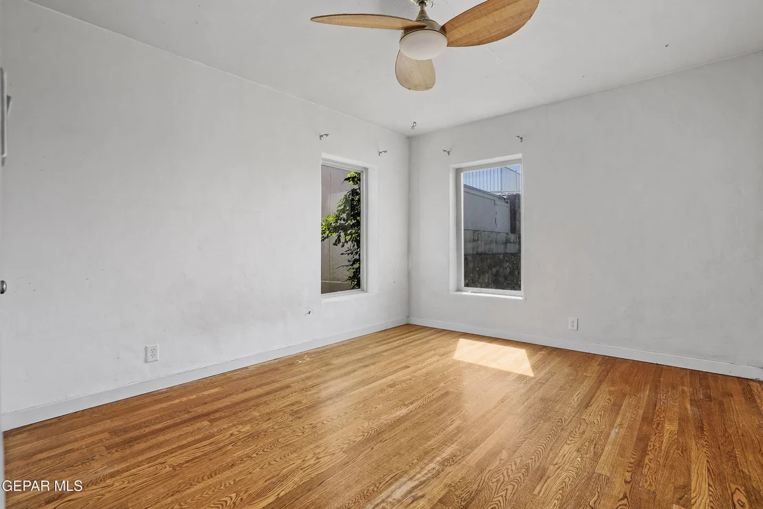 Photo of 810 MESITA Drive