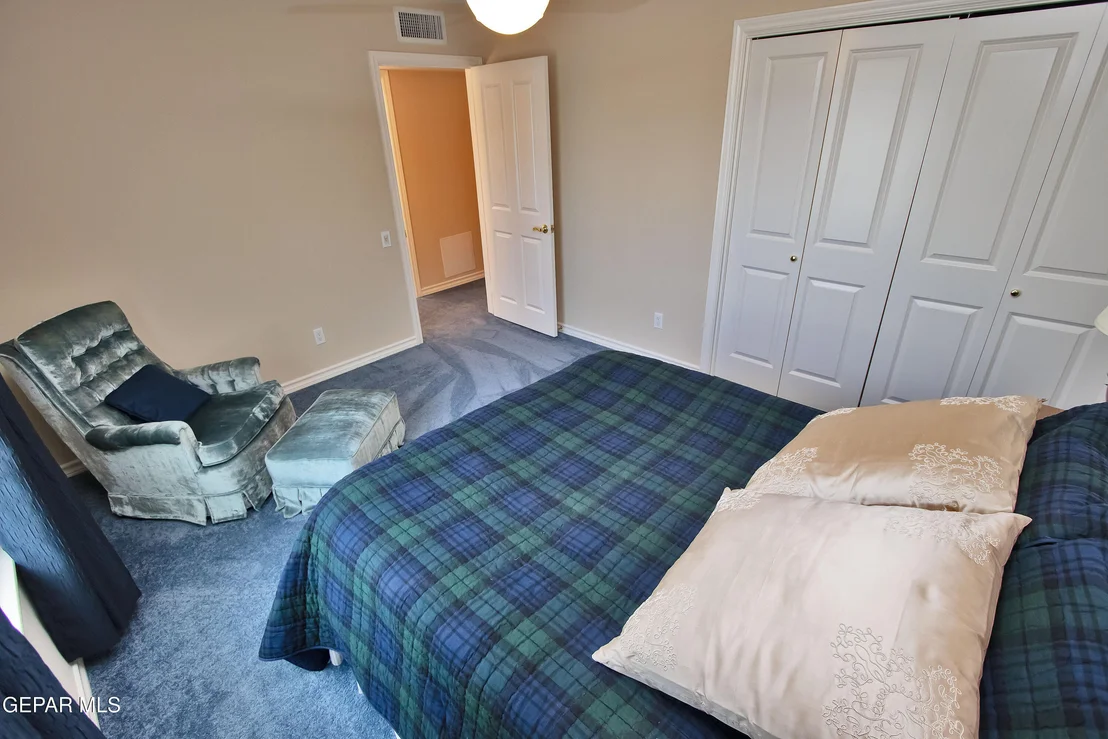 Photo of 517 Stonebluff Road