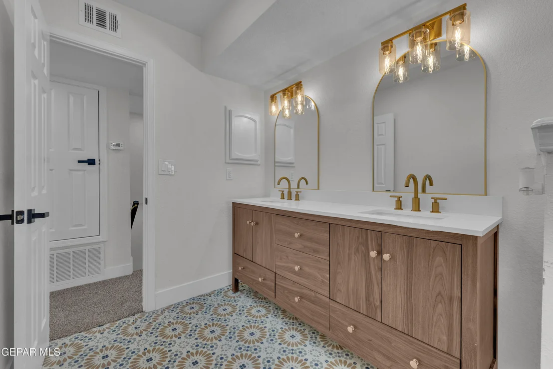 Photo of 1305 JAMES KELLEY Drive