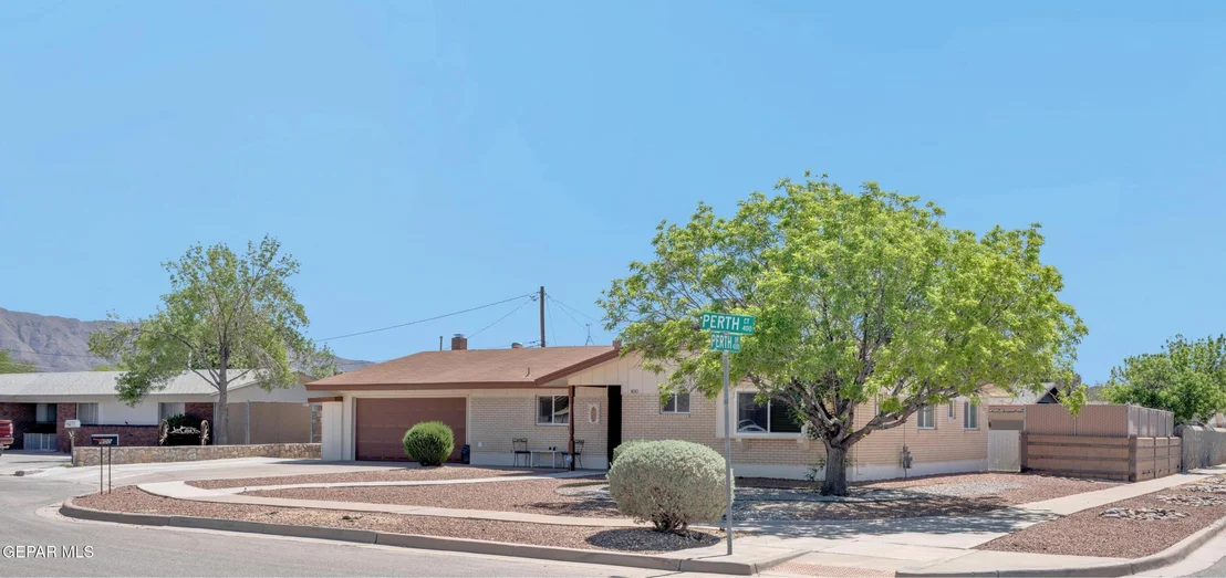 Photo of 400 Perth Court