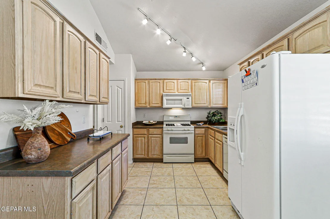 Photo of 1400 Maple Ridge Way