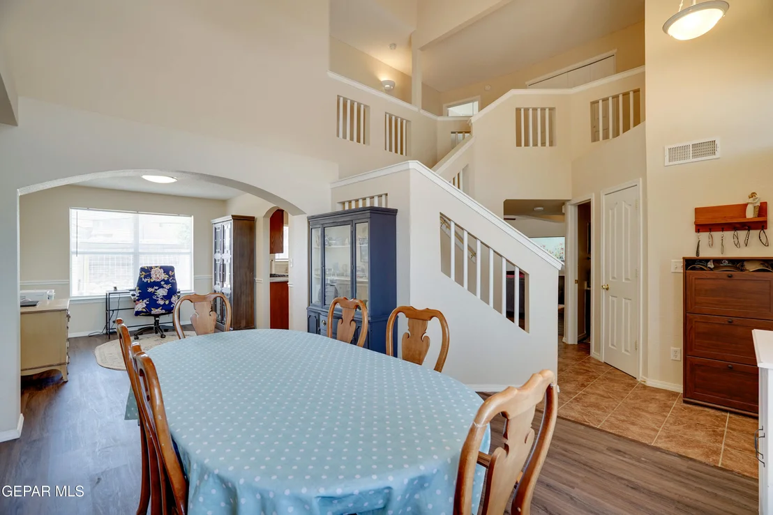 Photo of 13261 Walker Post Avenue