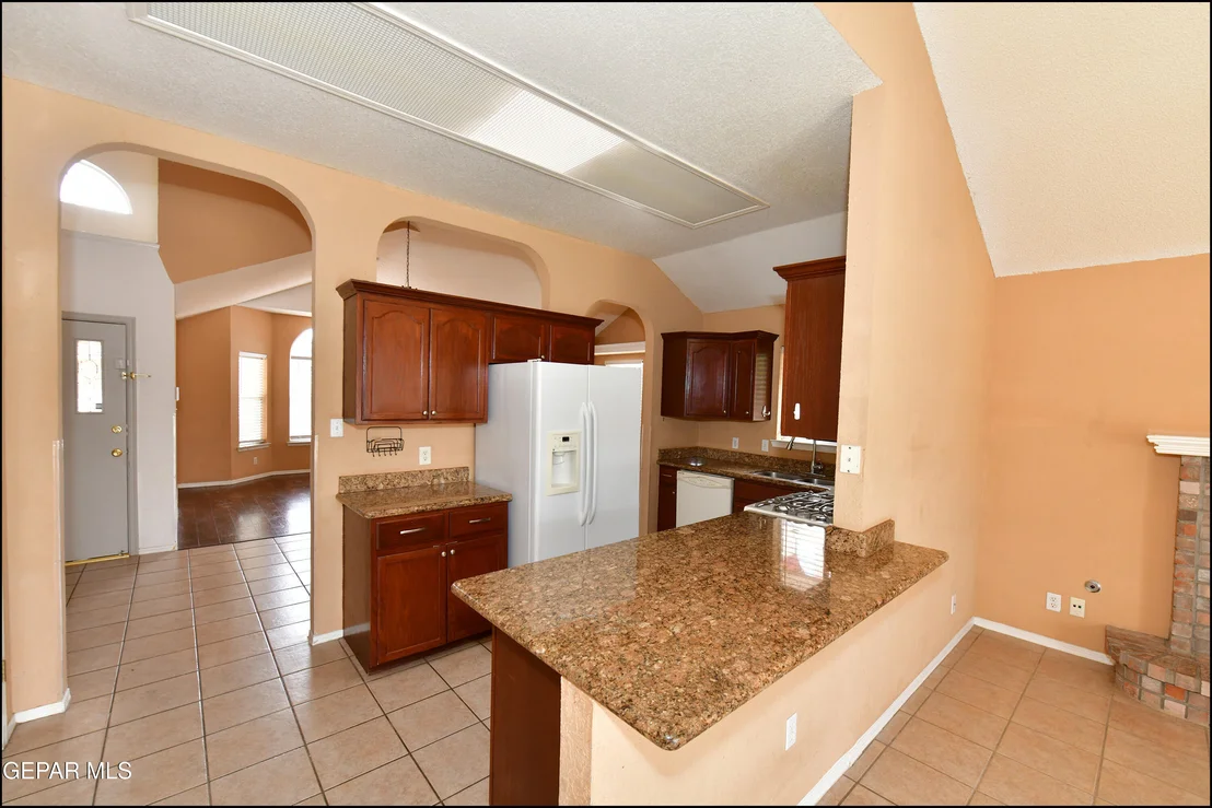 Photo of 7737 PLAZA AZUL Road