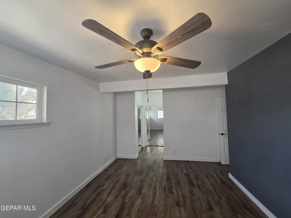 Photo of 5121 JULIANDRA Avenue
