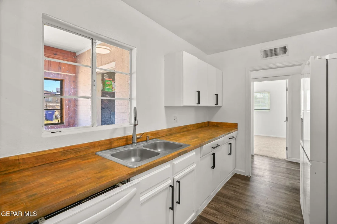 Photo of 7609 VERONA Circle
