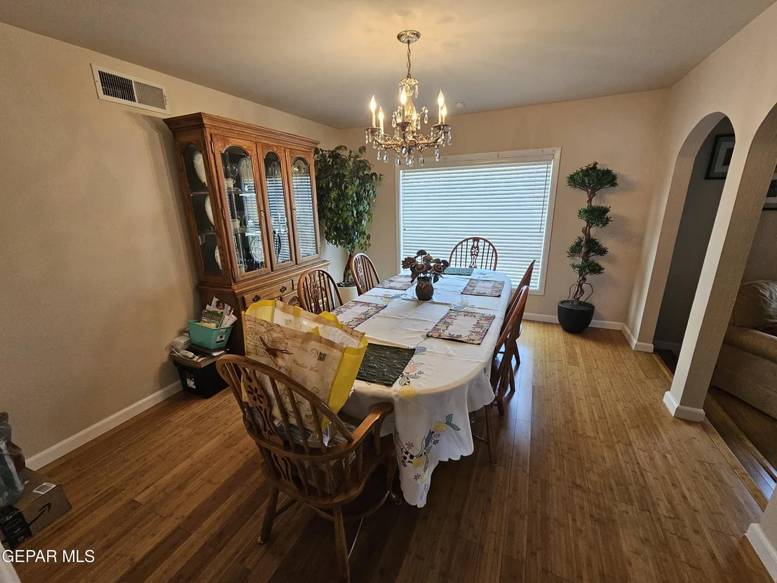 Photo of 800 N G Avenue N