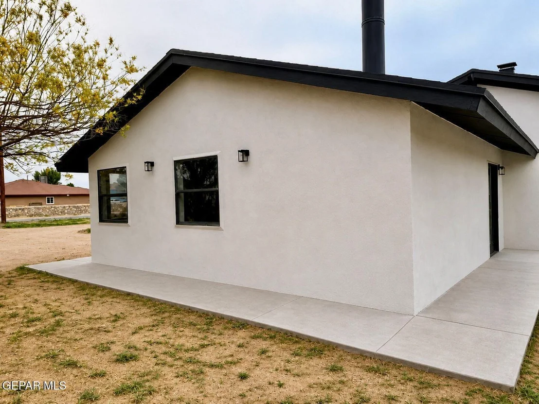 Photo of 775 W BORDERLAND Road