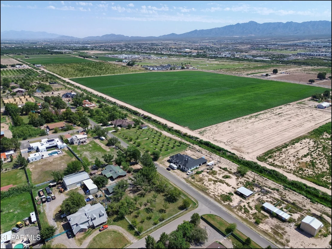 Photo of 6525 UPPER VALLEY Road
