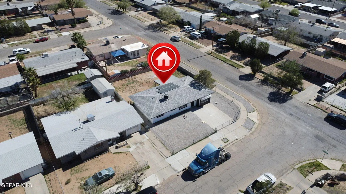 Photo of 5700 Lexington Road