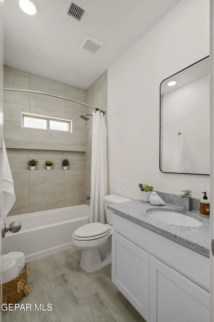 Photo of 13804 Summer Wave Avenue