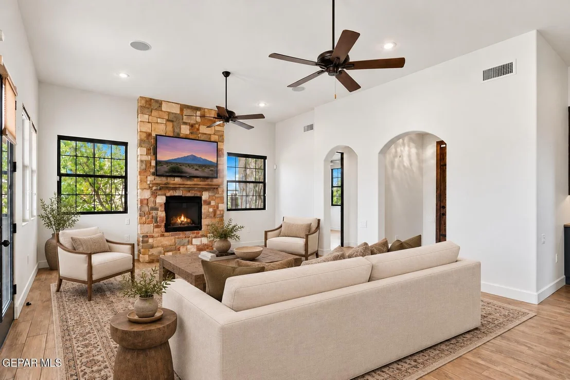 Photo of 5617 RIVER RUN Street