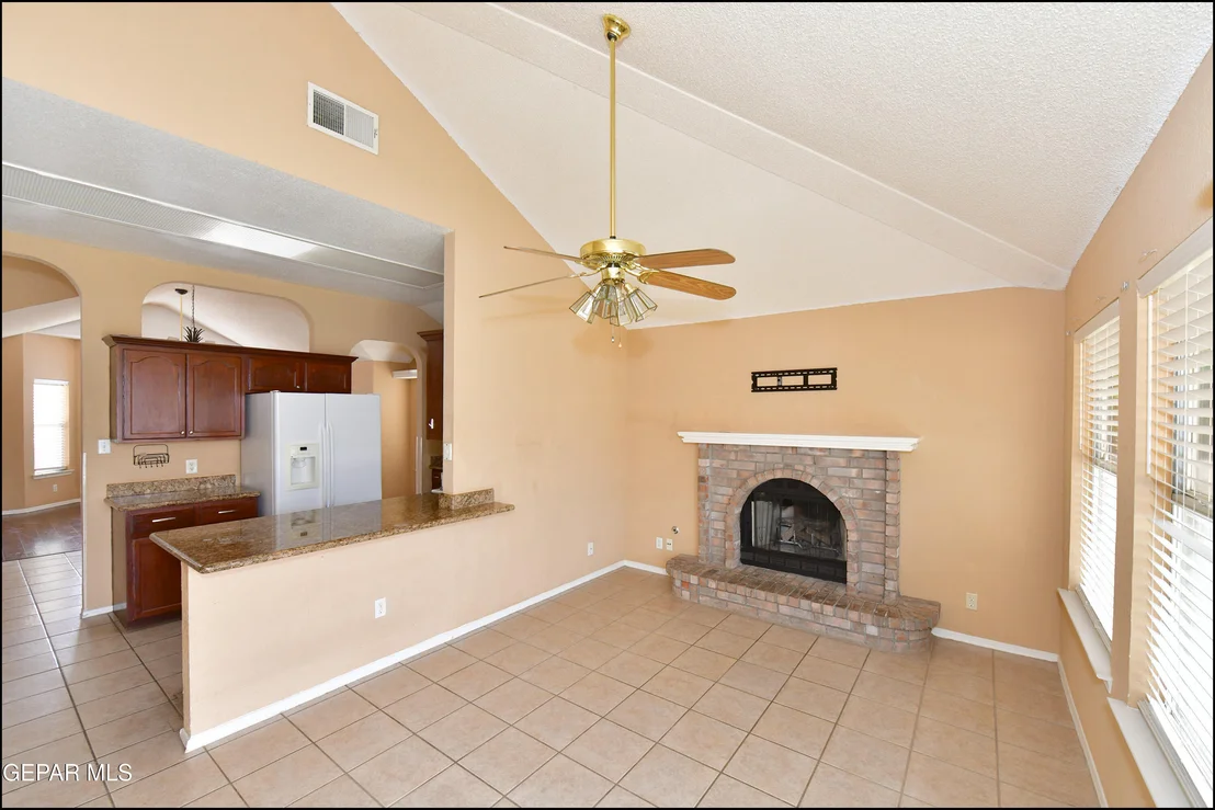 Photo of 7737 PLAZA AZUL Road