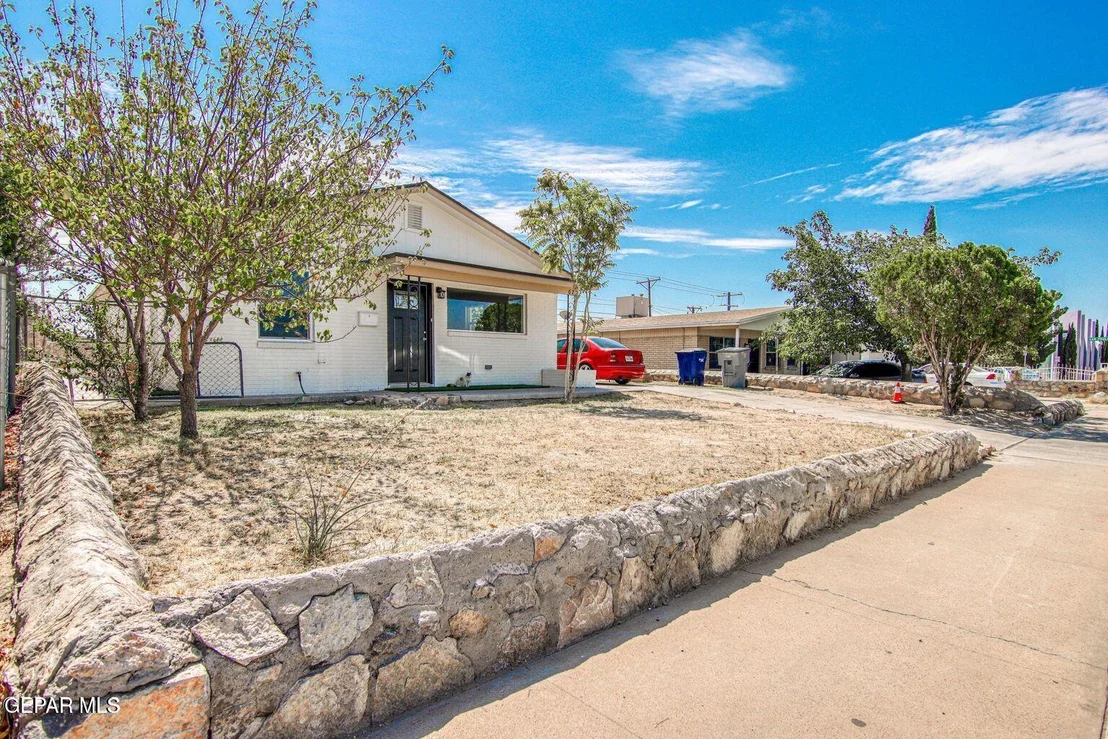 Photo of 628 N. Yarbrough Drive