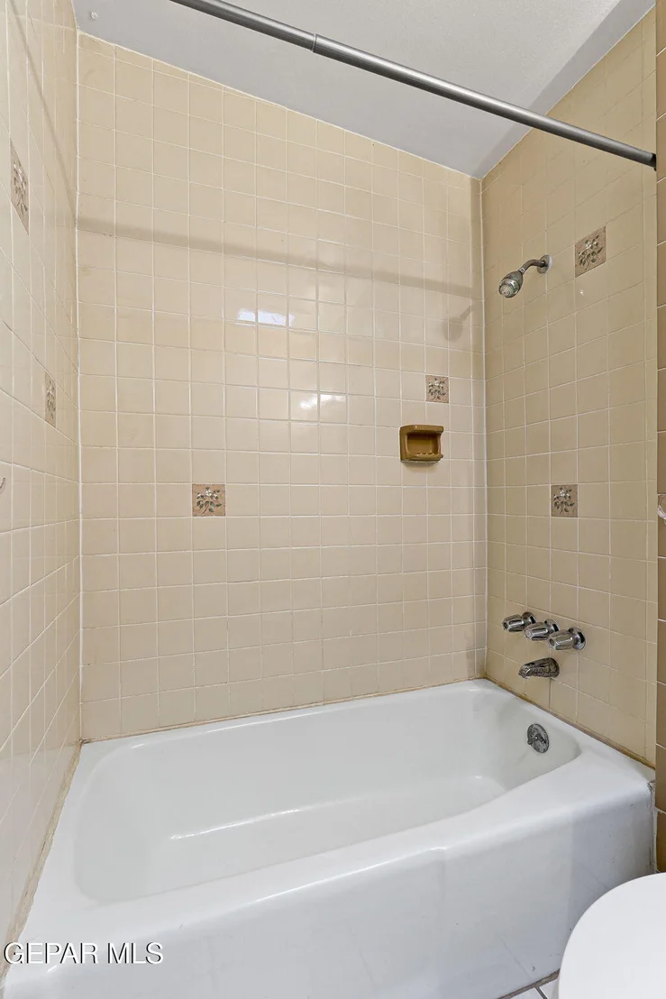 Photo of 233 MANUEL Drive