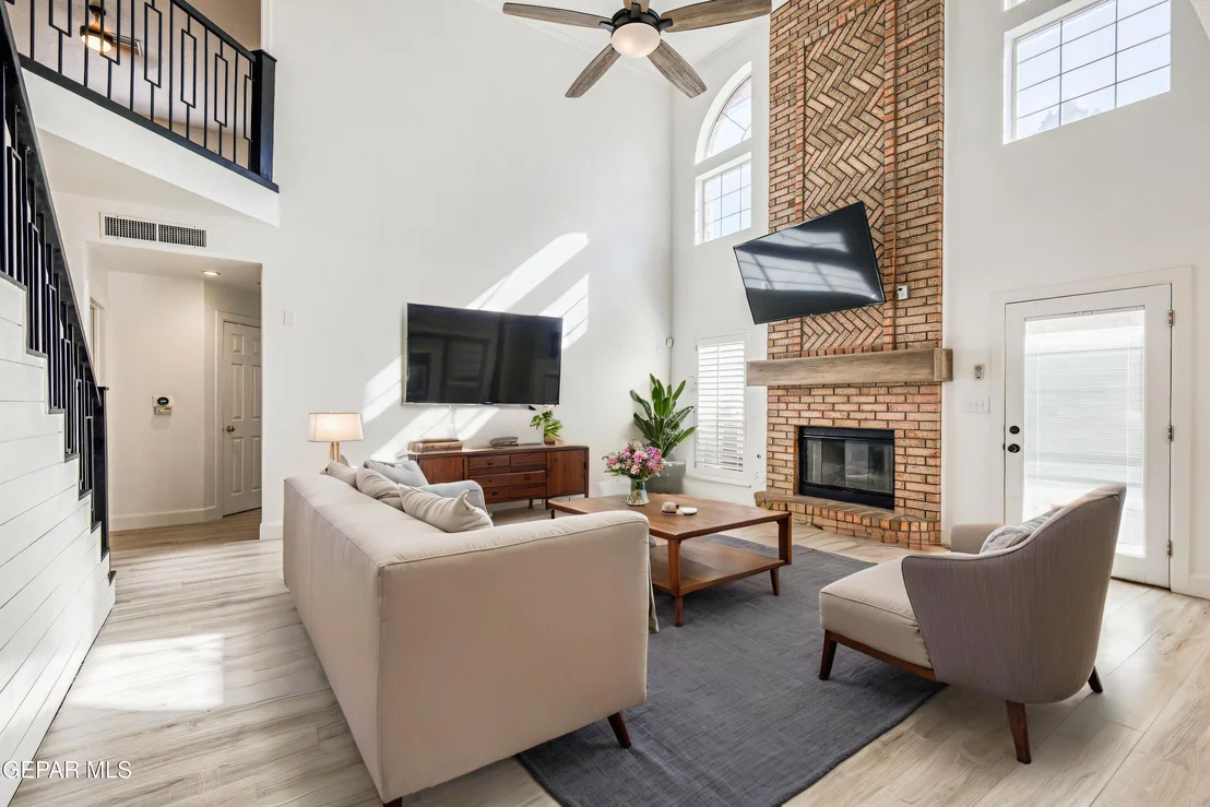 Photo of 918 Bellacumbre Drive
