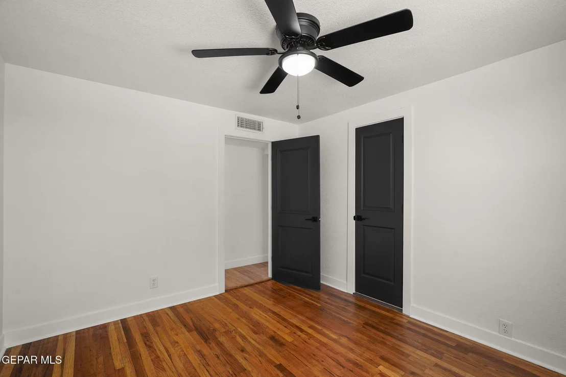 Photo of 3125 Mobile Avenue